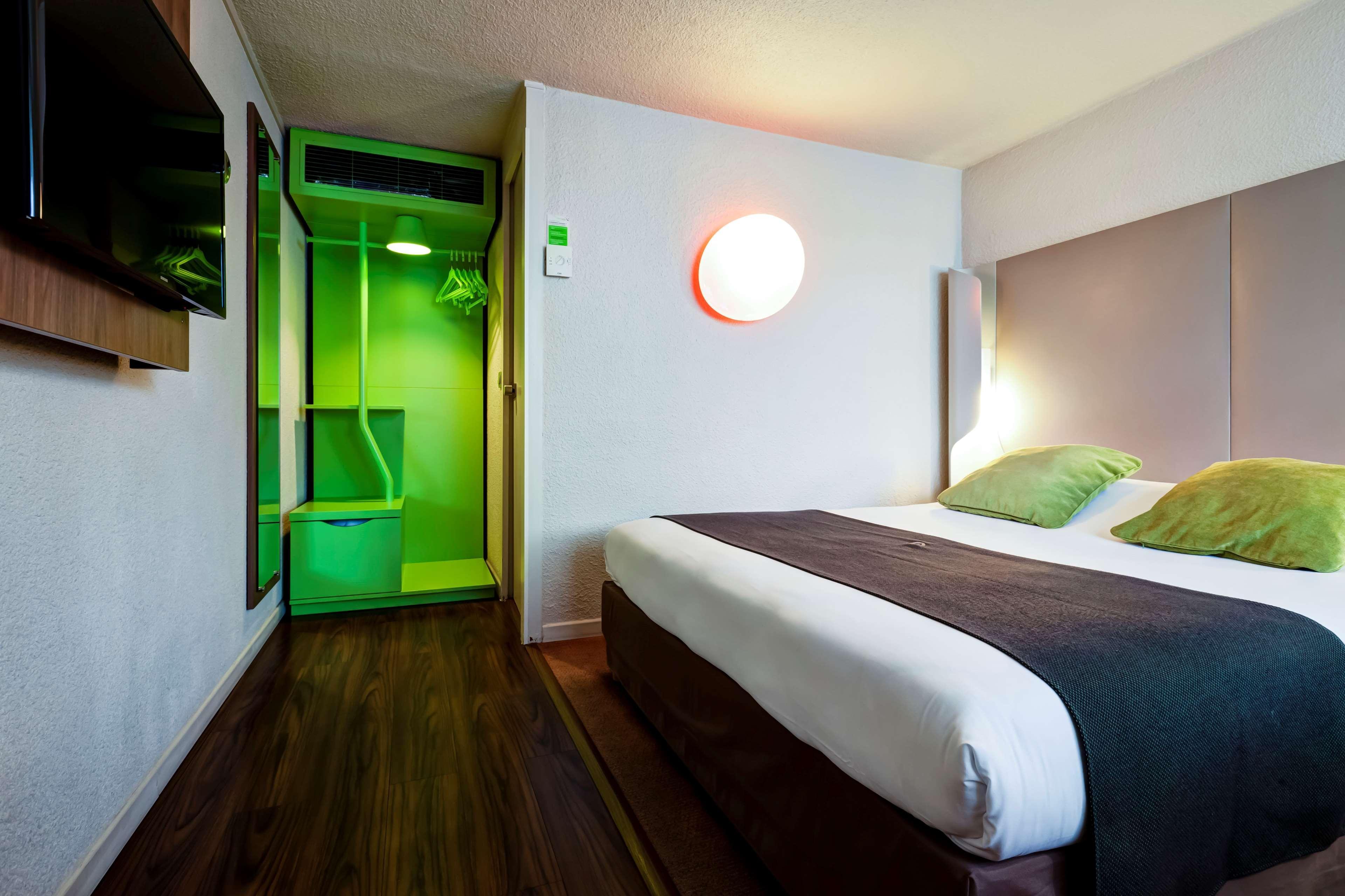 Hotel Campanile Evry Ouest - Corbeil Essonnes Exterior foto