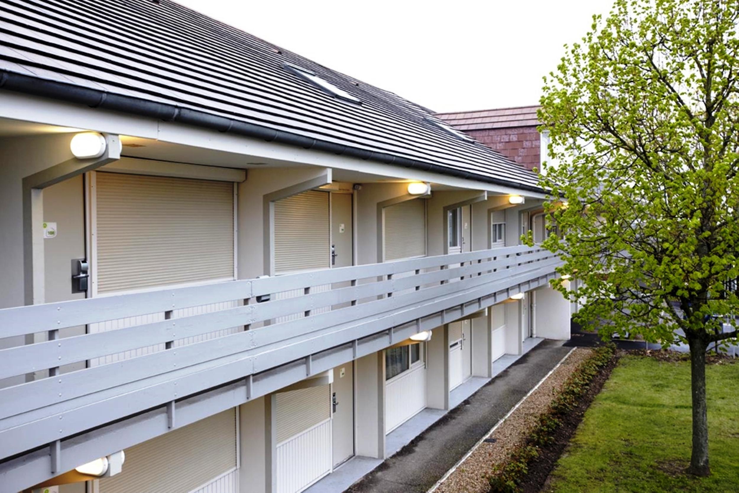Hotel Campanile Evry Ouest - Corbeil Essonnes Exterior foto