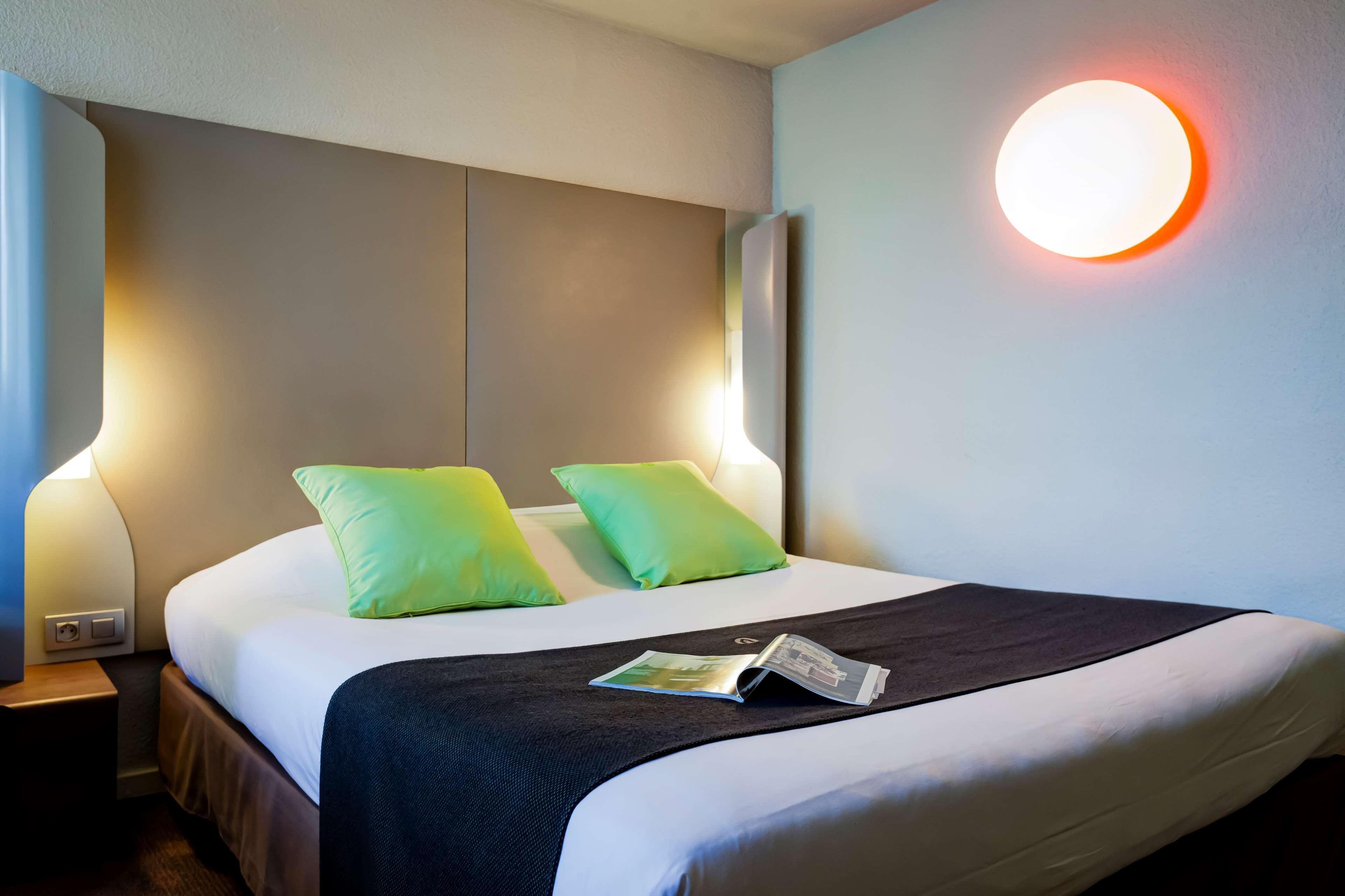 Hotel Campanile Evry Ouest - Corbeil Essonnes Exterior foto