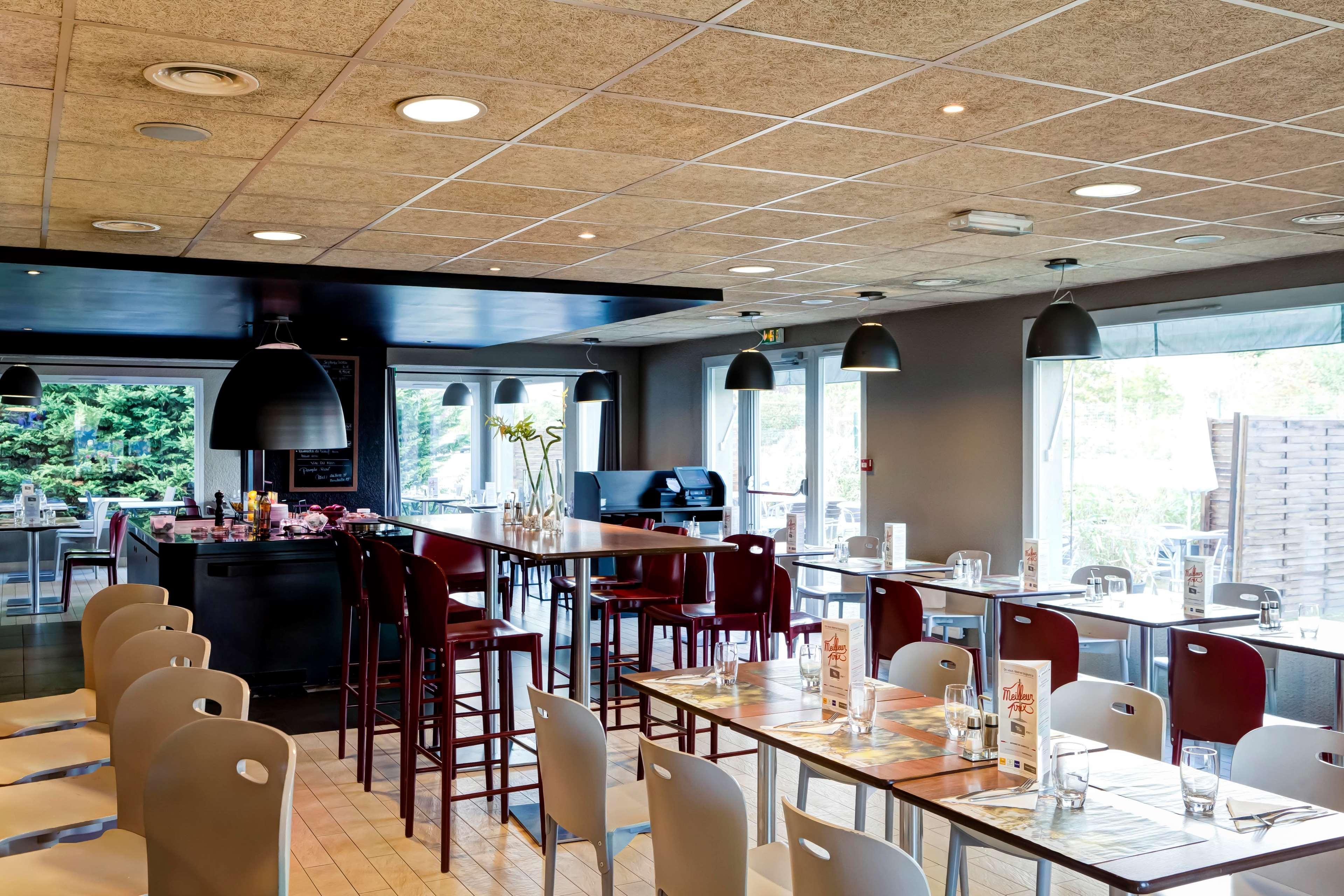 Hotel Campanile Evry Ouest - Corbeil Essonnes Exterior foto